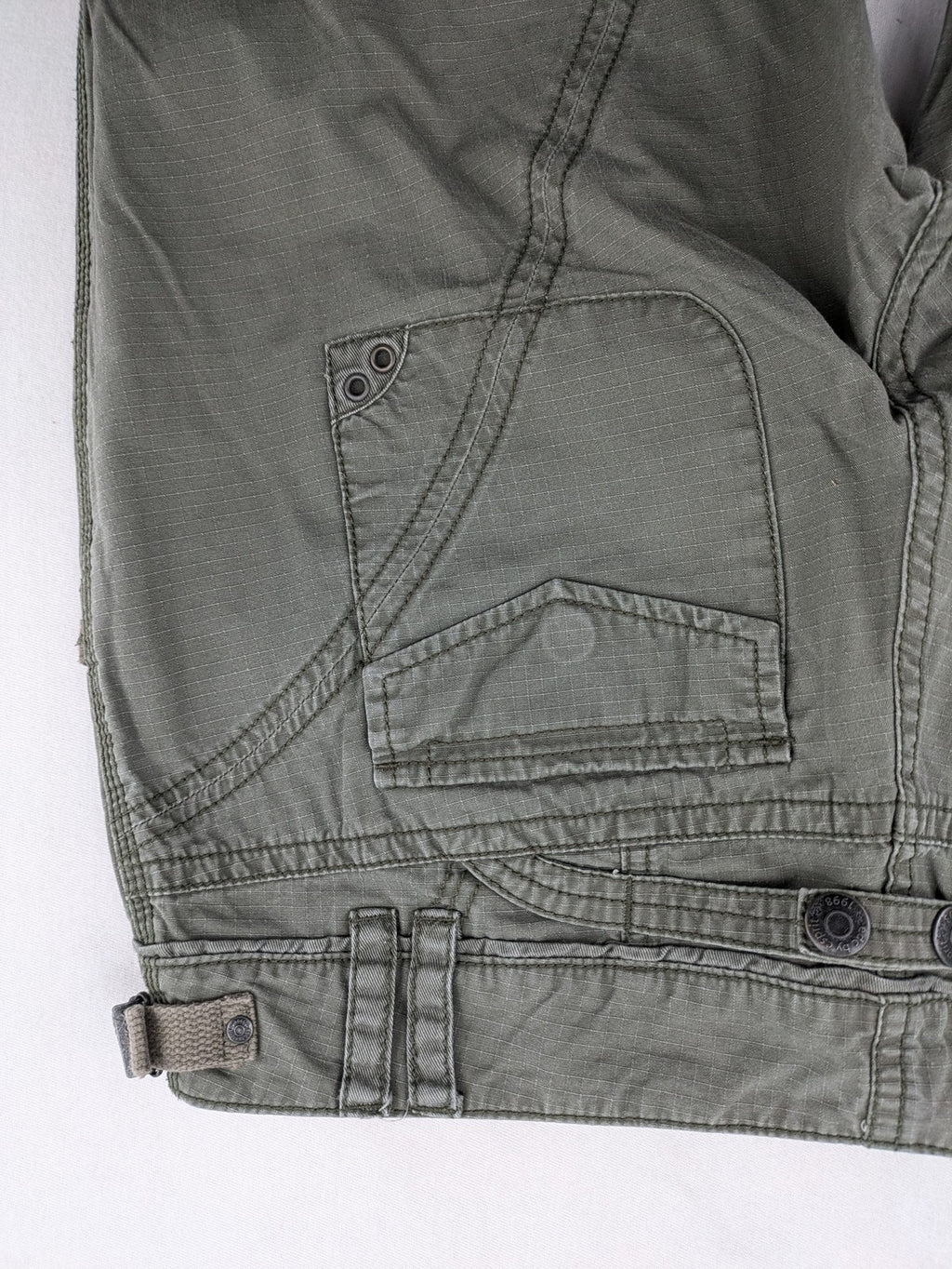 edc by Esprit khaki cargo pants ripstop fabric with multiple pockets and button fly