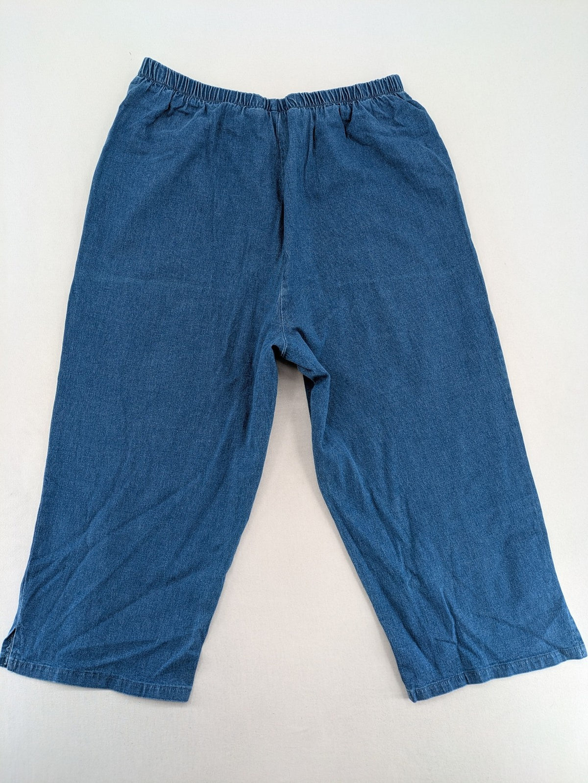 Denim & Co. blue capri pants with elastic waistband and side pockets, cotton blend.