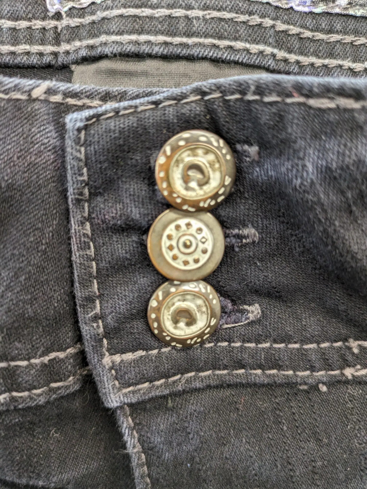 Okay grey straight jeans with contrast stitching and three-button closure, cotton stretch material.