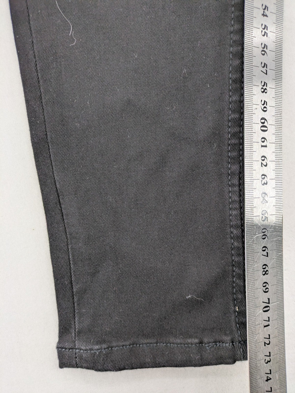 Q/S skinny fit jeans black mid-rise with stretch fabric and sleek silhouette.