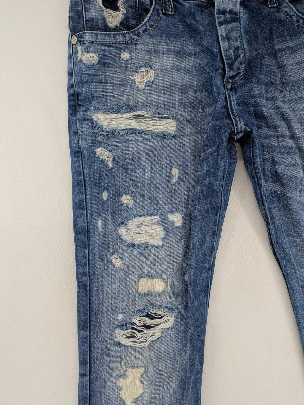 Red Bridge blue straight jeans distressed ripped design button fly five-pocket style