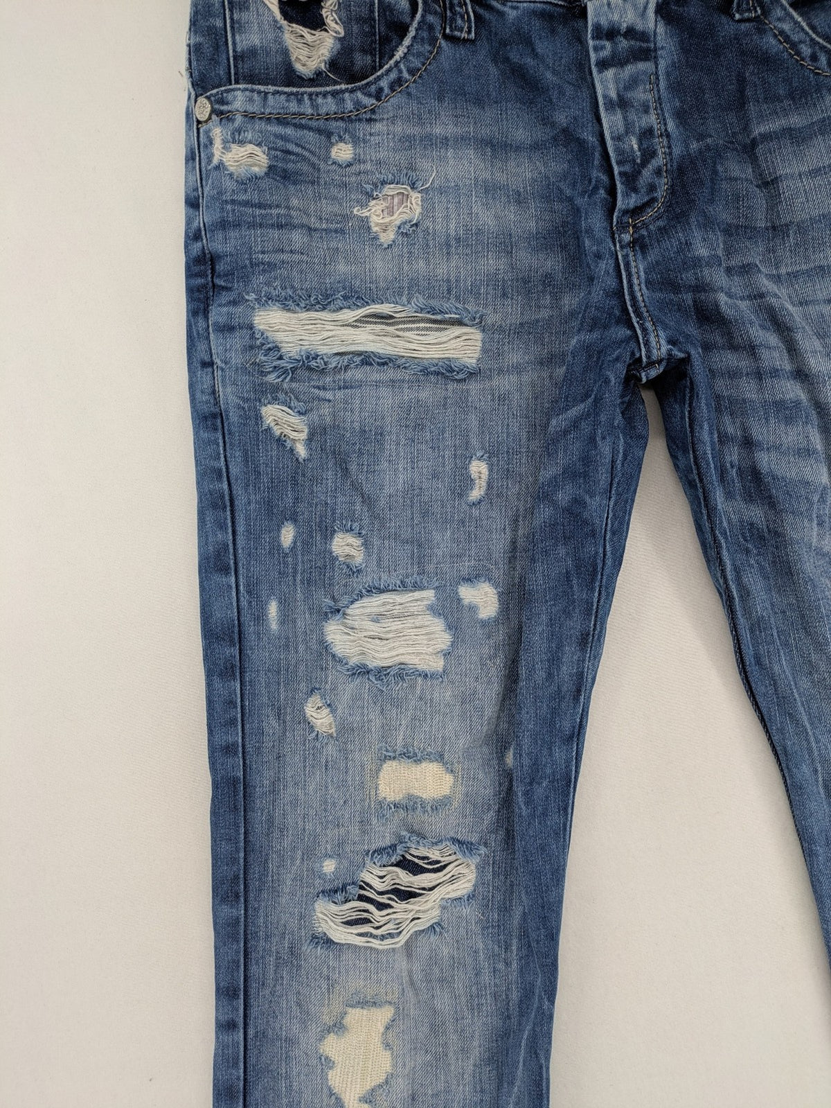 Red Bridge blue straight jeans distressed ripped design button fly five-pocket style