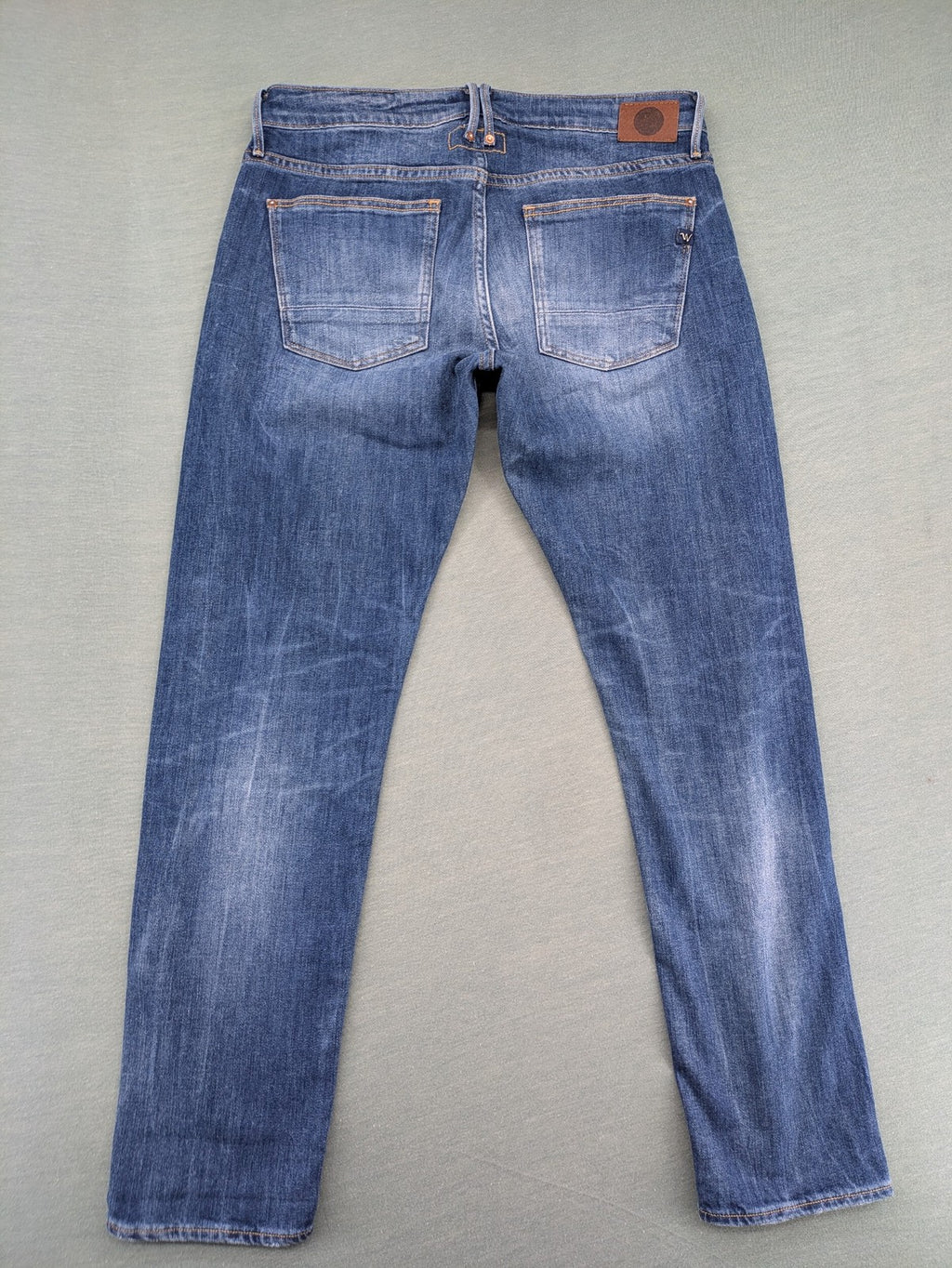 Le Temps des Cerises blue straight jeans, medium wash, 5-pocket design, Candiani denim.