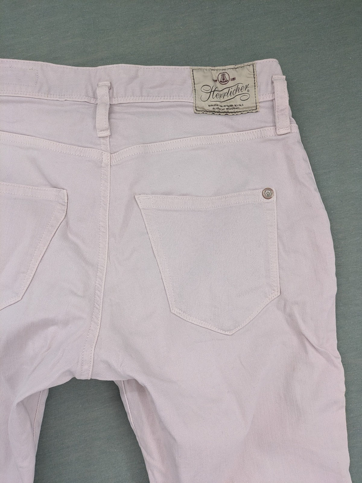 Herrlicher pink straight jeans slim fit with button fly and classic 5-pocket style.