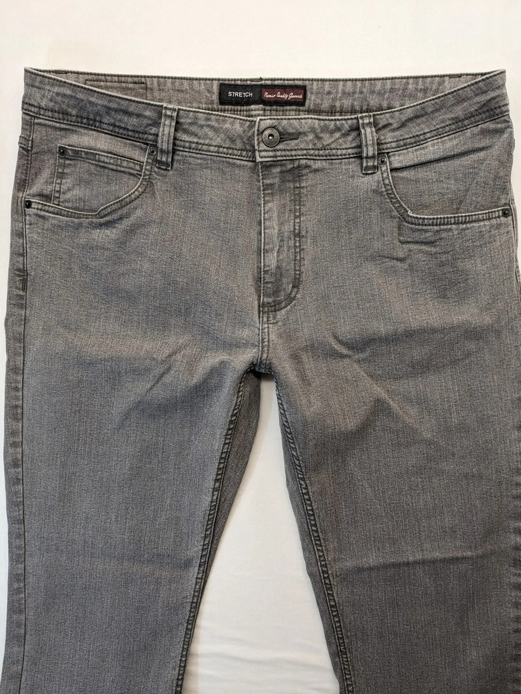 Charles Vögele grey straight leg jeans five-pocket design with zipper, stretch material.