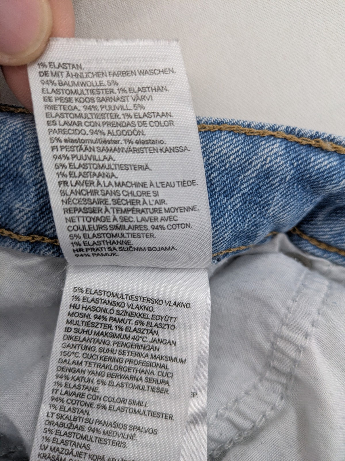 H&M Divided blue mom jeans high waist tapered fit with classic wash and durable cotton blend.