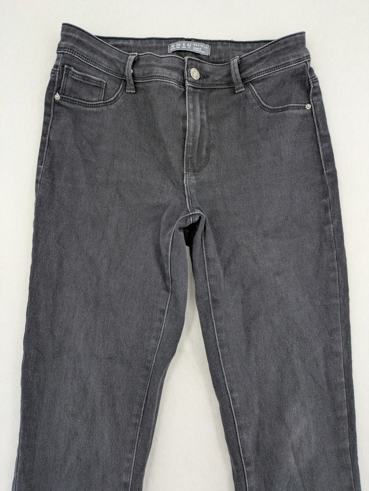 Denim & Co. skinny jeans black washed 5-pocket style with stretch material