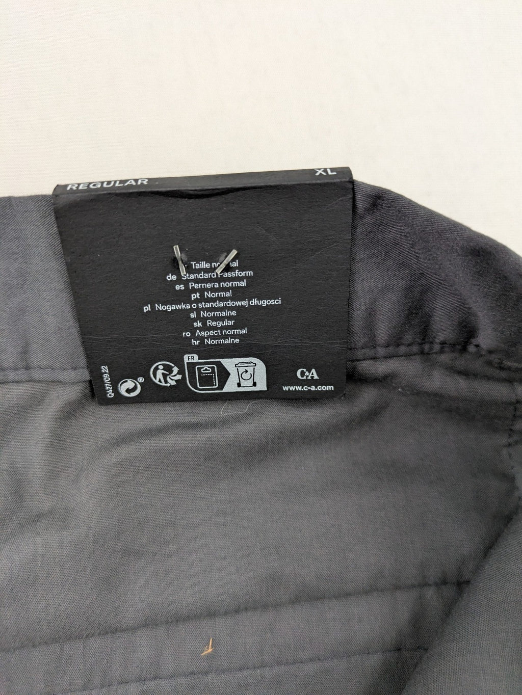 C&A pink pants regular fit with tag, versatile for business and leisure.
