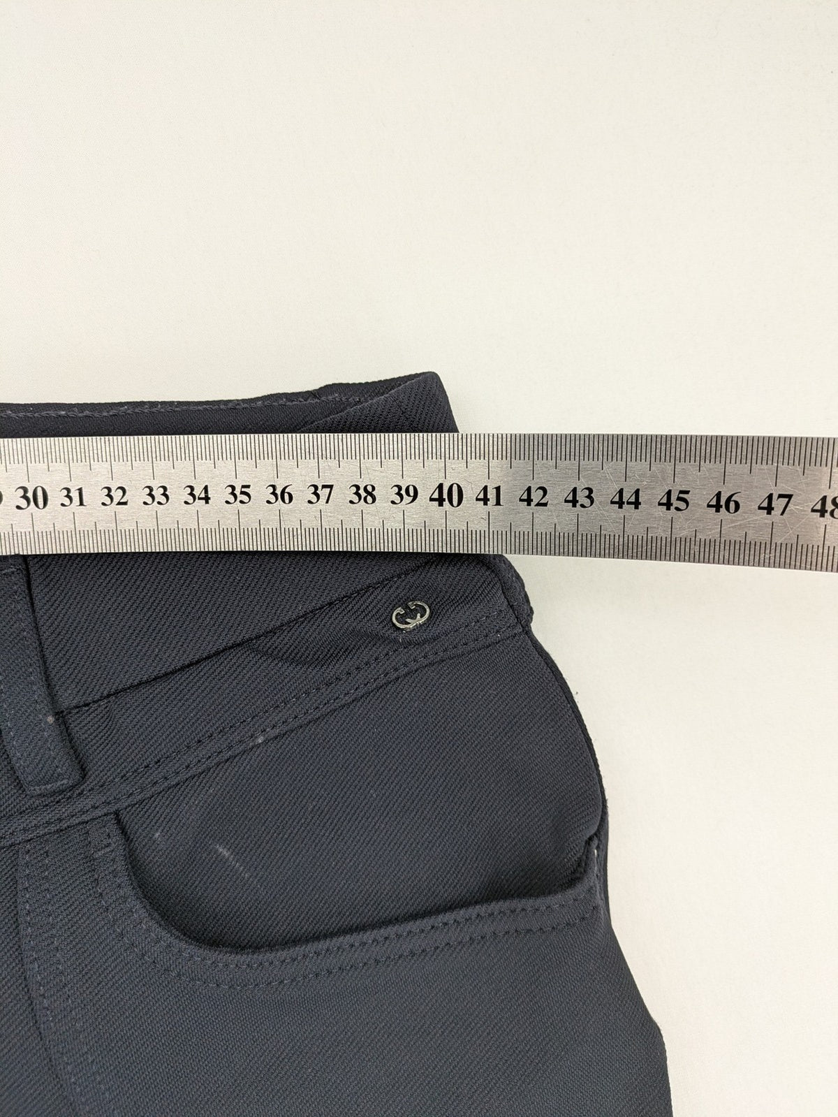 Gerry Weber grey jogger pants with elastic waistband and decorative 5-pocket style.