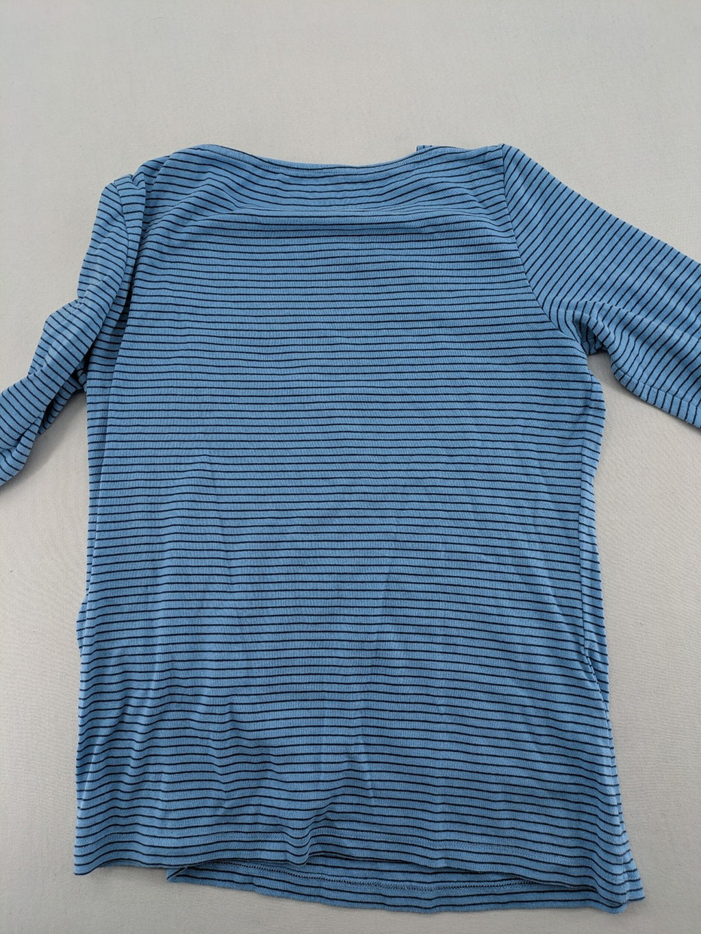 Tom Tailor blue striped top with gold heart emblem, made from organic cotton.
