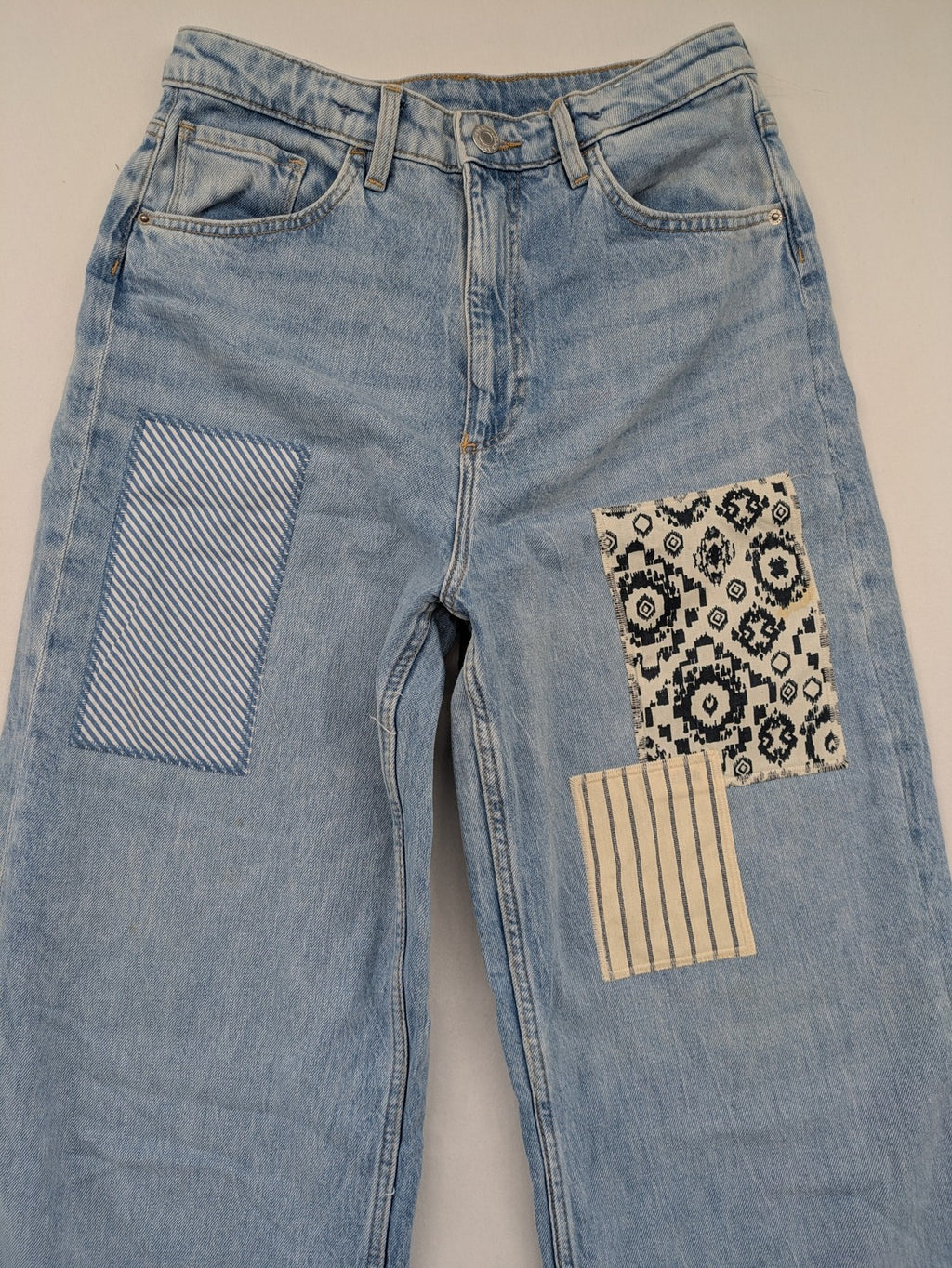 H&M wide leg high waist jeans beige blue white patchwork design with light wash