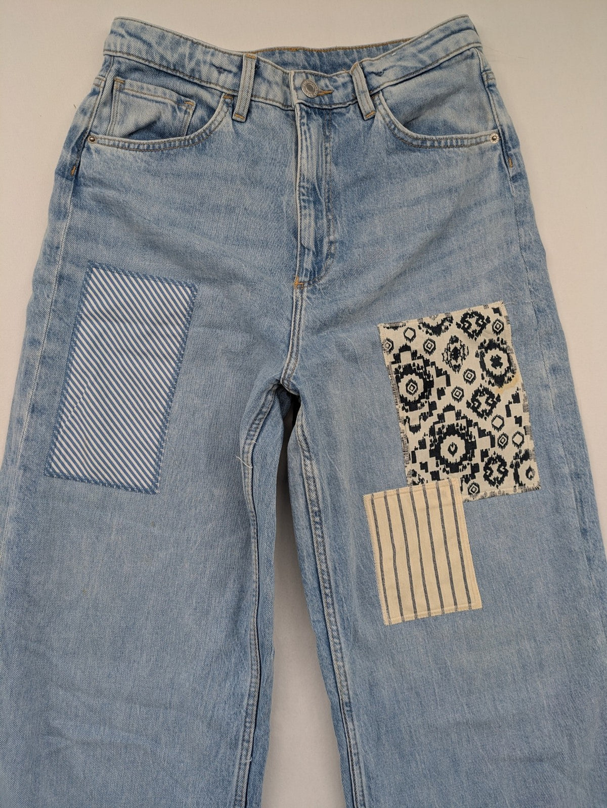 H&M wide leg high waist jeans beige blue white patchwork design with light wash