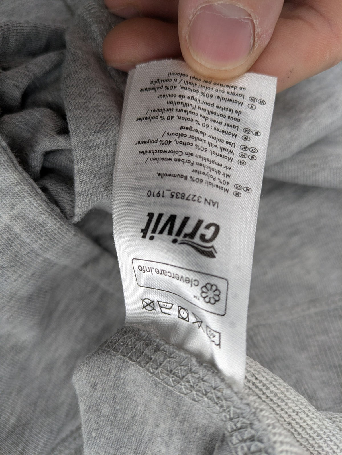 Crivit grey sweatshorts XL with elastic waistband and side pockets, cotton blend material.