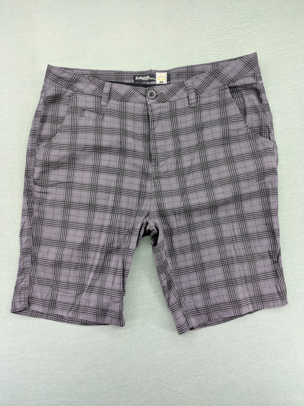 Sublevel grey plaid shorts size 38, cotton material, classic cut with button-fly.