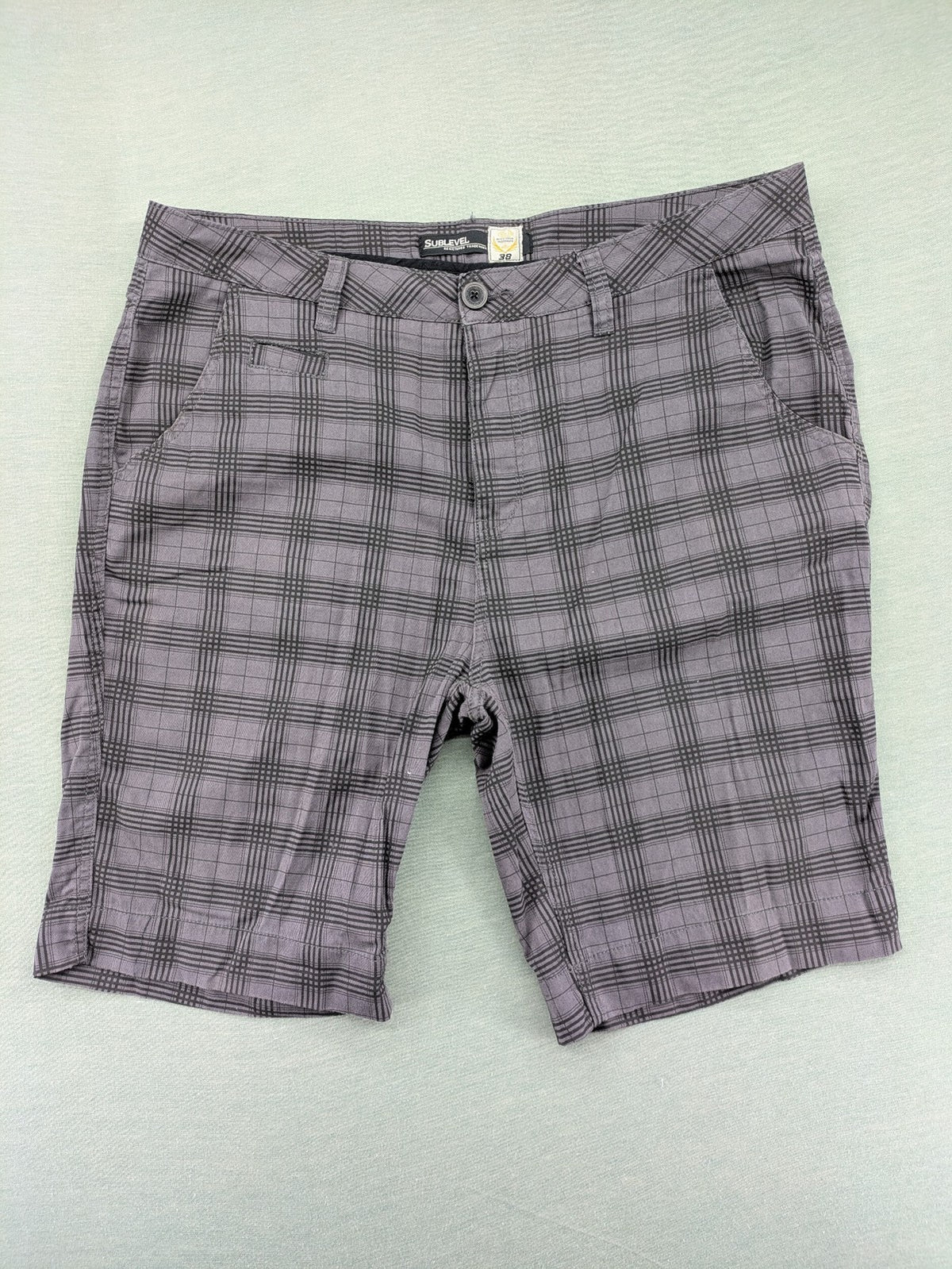 Sublevel grey plaid shorts size 38, cotton material, classic cut with button-fly.