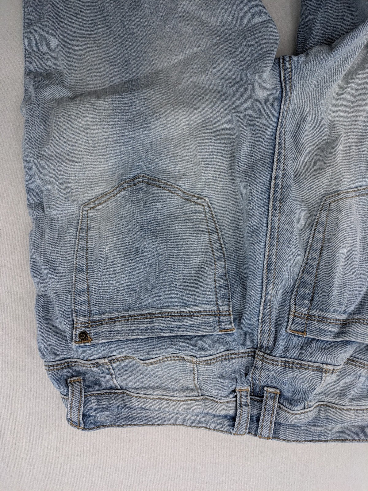 LASCANA blue straight jeans stonewashed finish with double button closure and classic 5-pocket style.