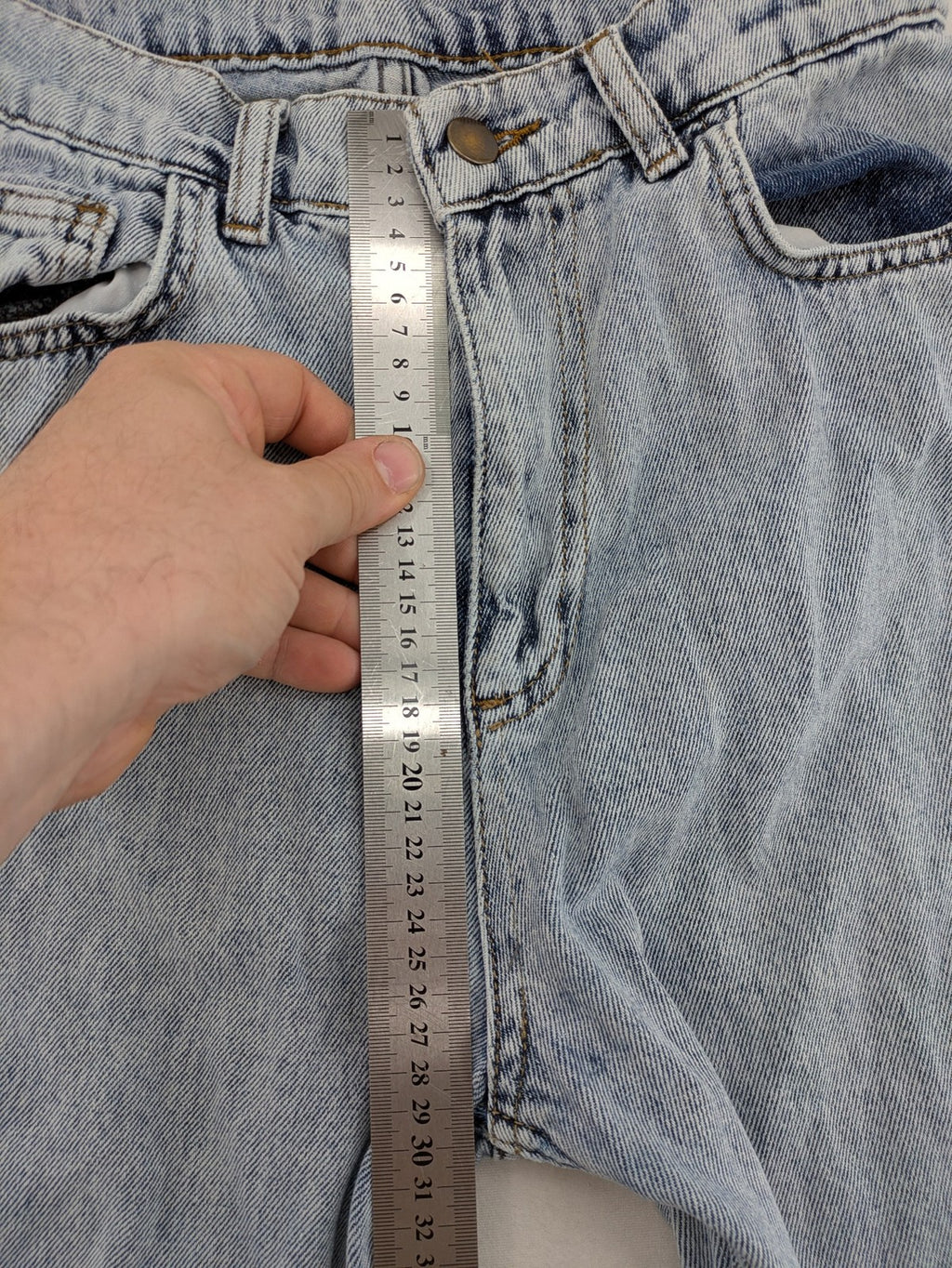 Damen straight jeans hellblau, High Waist, klassisches 5-Pocket-Design, entspannte Passform.