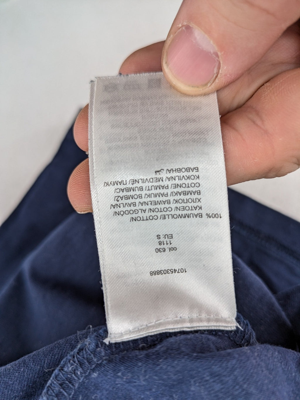 Review navy band t-shirt with "Never Established" logo print, 100% cotton.