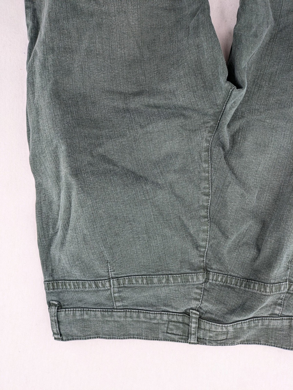 Zerres straight jeans dark green classic 5-pocket style with button and zipper closure.