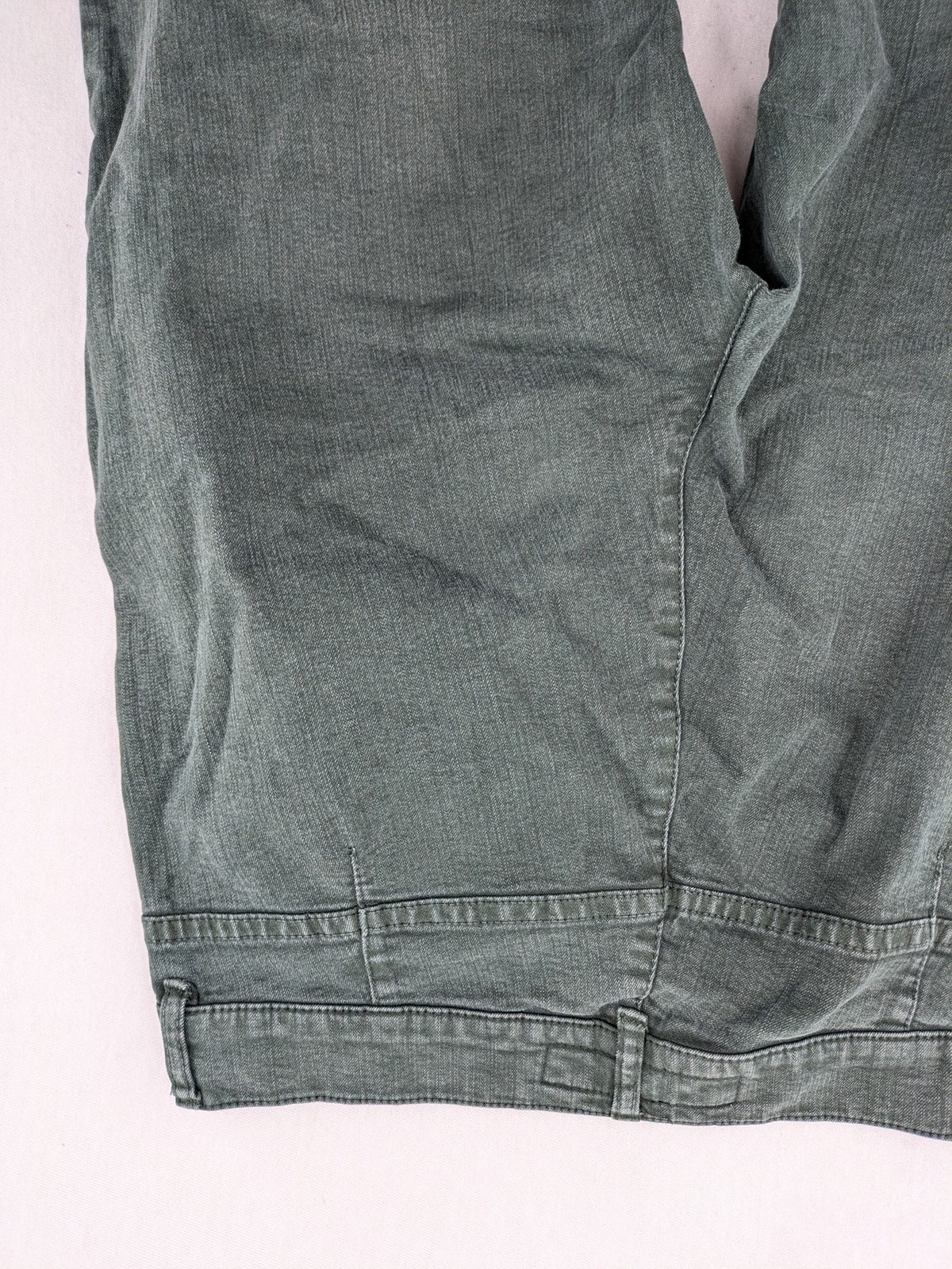 Zerres straight jeans dark green classic 5-pocket style with button and zipper closure.