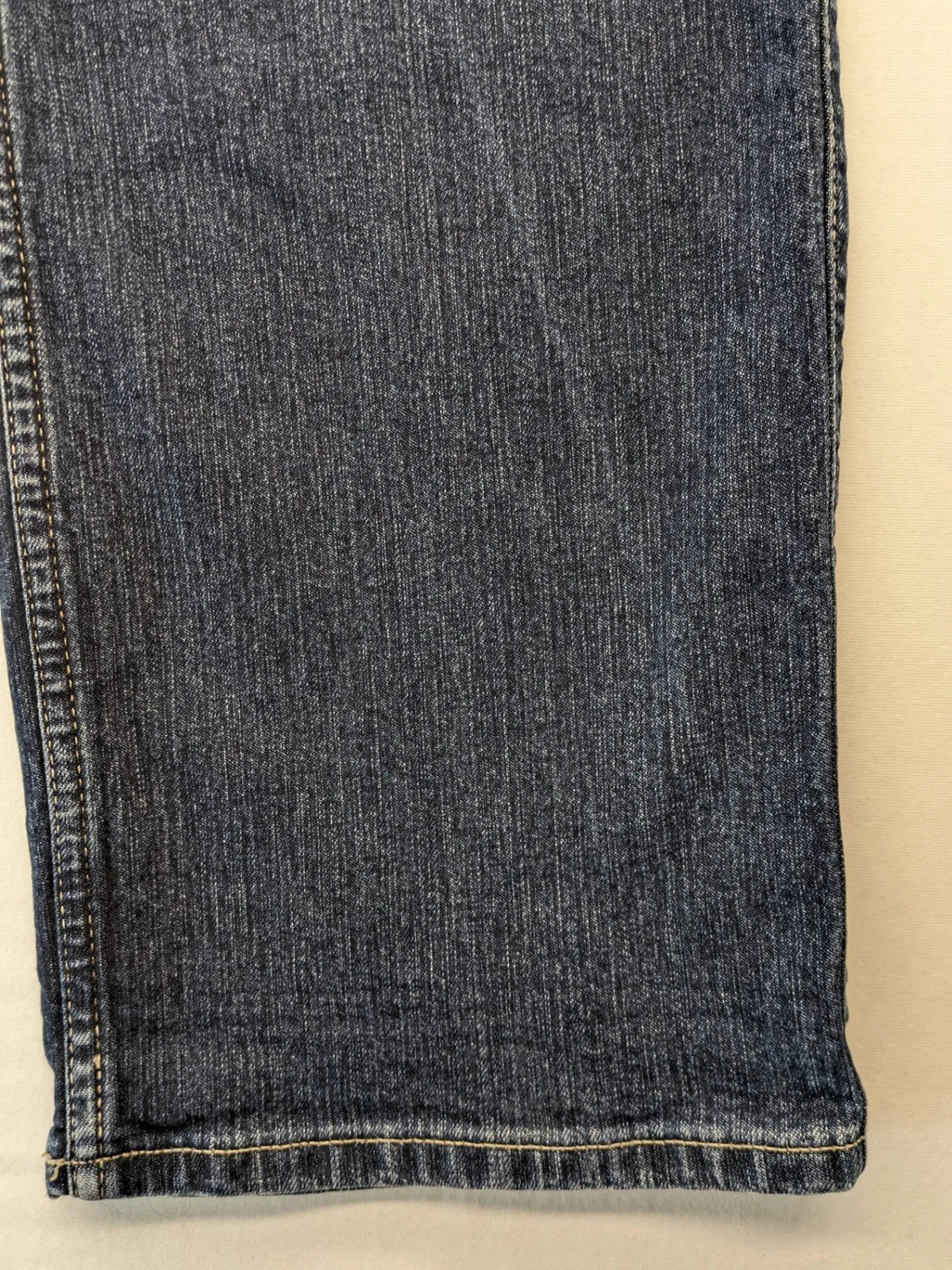 Mustang straight jeans blue dark wash, robust True Denim, classic fit, zipper closure.