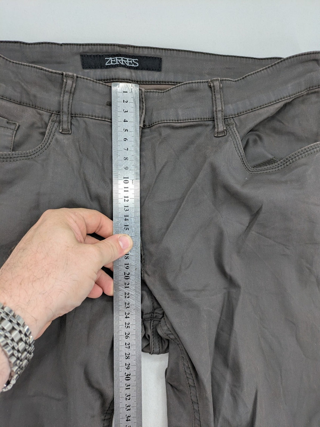 Zerres grey slim fit chino pants with ankle zippers and classic 5-pocket design.