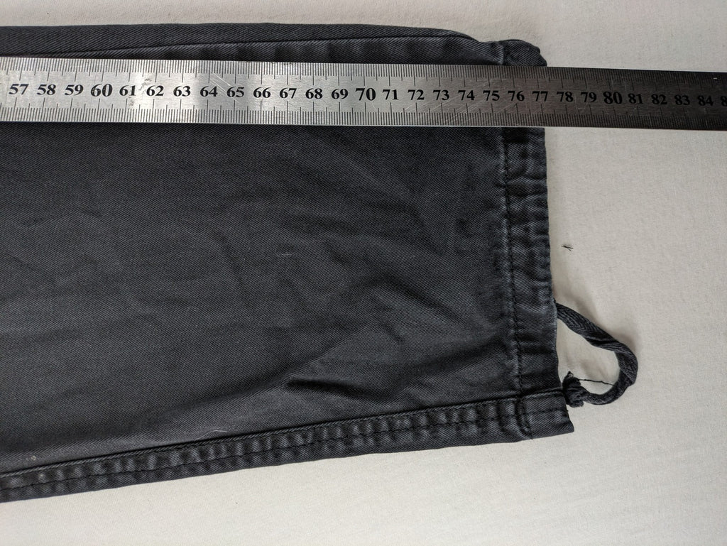Indicode grey cargo pants with multiple pockets and durable cotton material.
