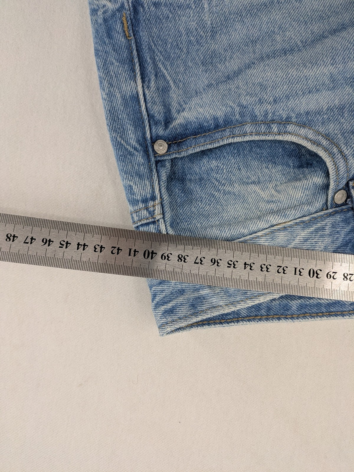 FB Sister blue mom jeans high waist distressed look with classic 5-pocket design.