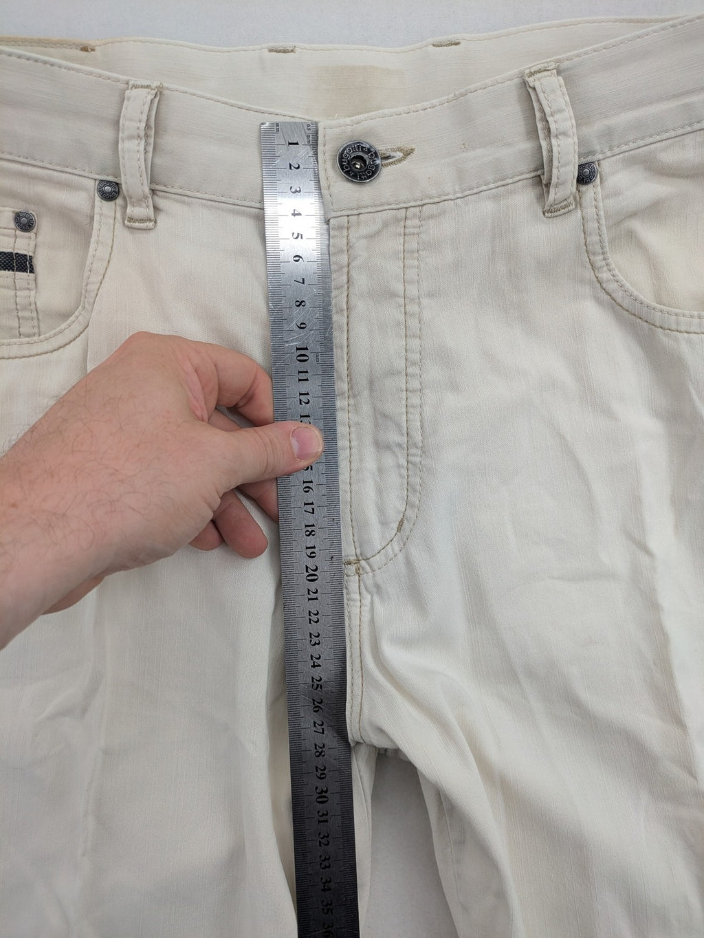 Bugatti beige straight jeans Texas model with classic 5-pocket design and logo patch.