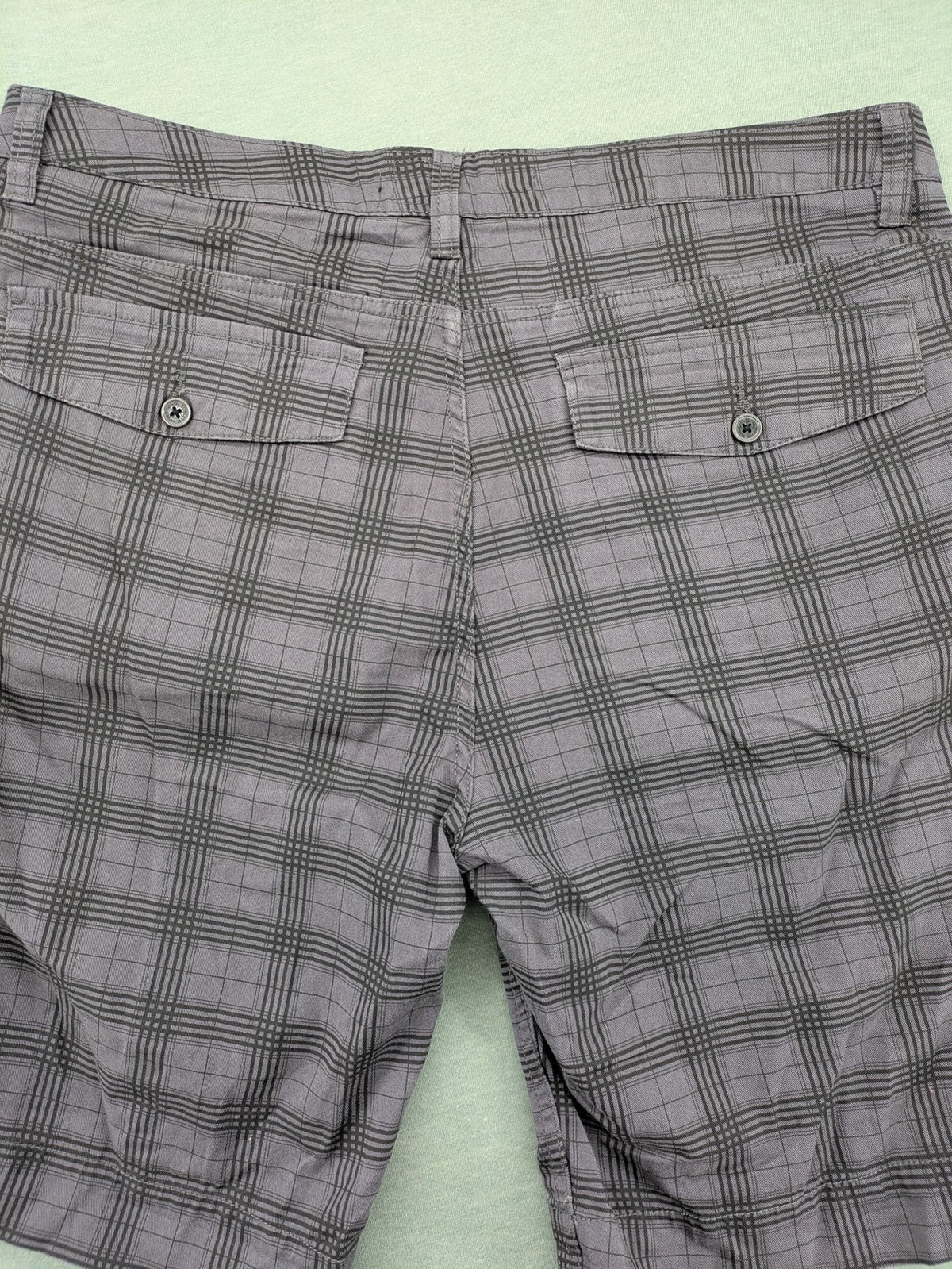 Sublevel grey plaid shorts size 38, cotton material, classic cut with button-fly.