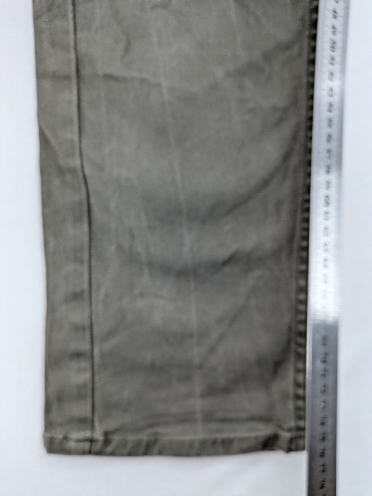 Lee straight jeans grey cotton-stretch fabric with classic design and zip fly.