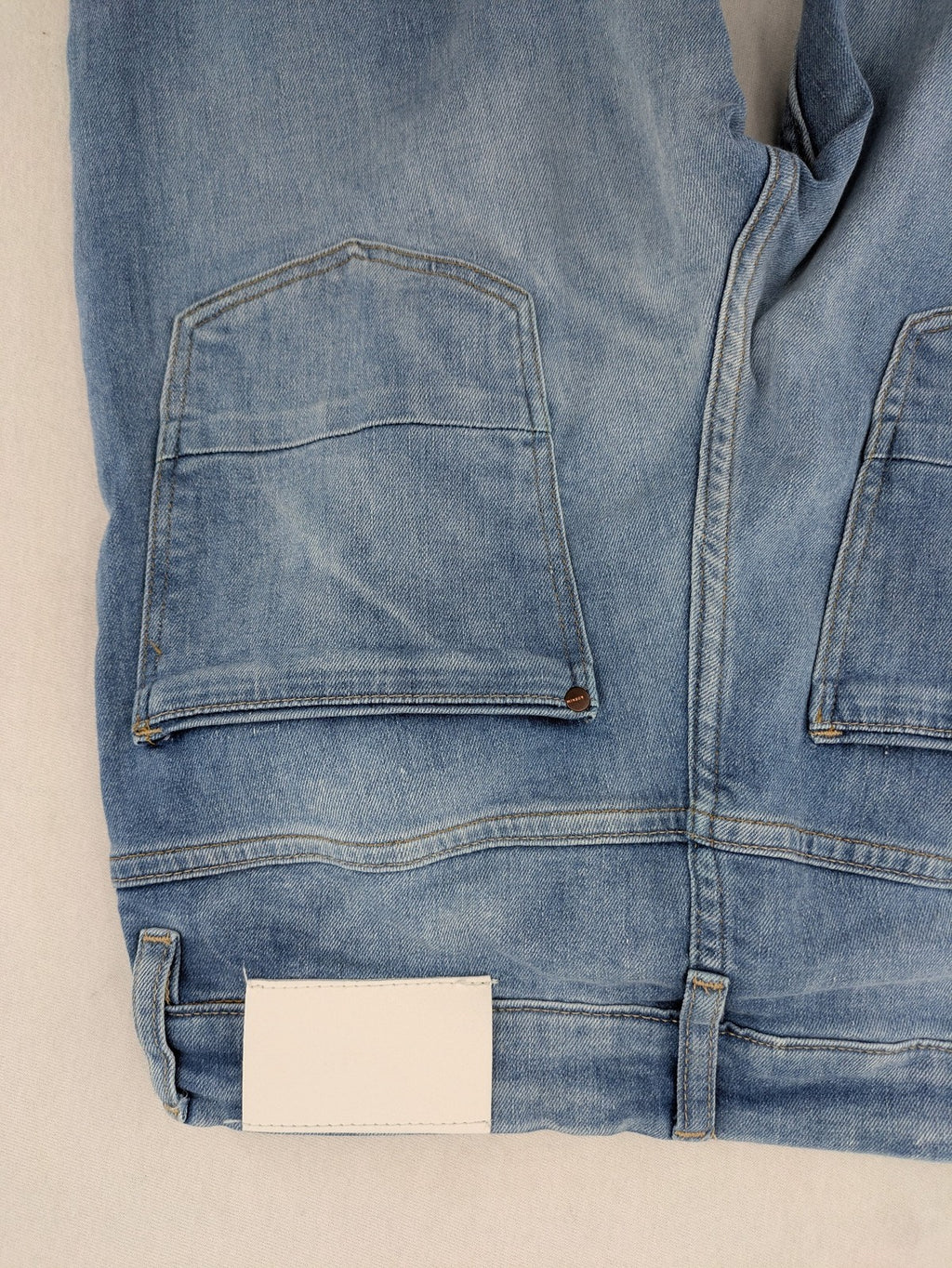 H&M blue skinny fit jeans, classic 5-pocket design, super stretch material.