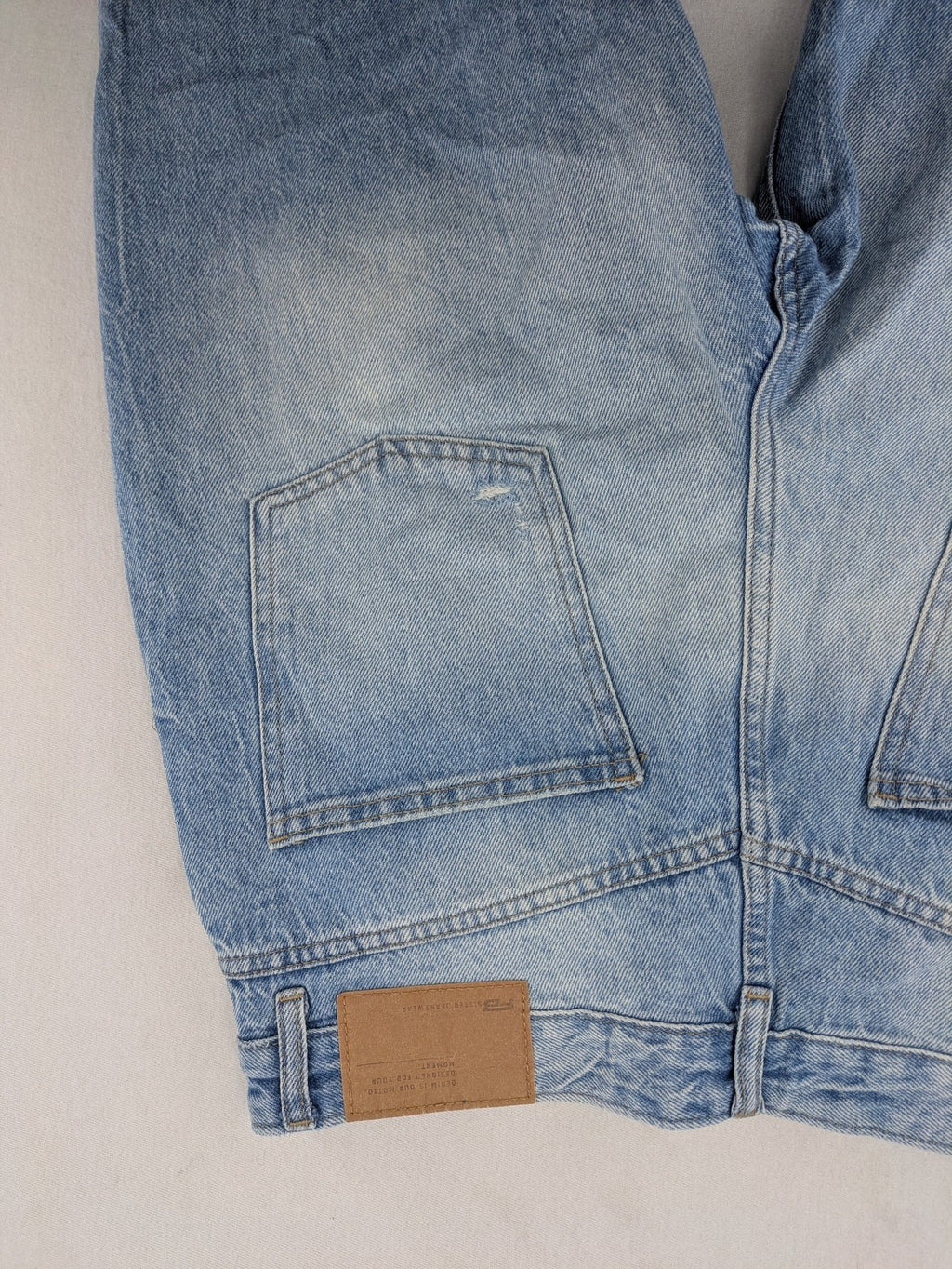 FB Sister blue mom jeans high waist distressed look with classic 5-pocket design.