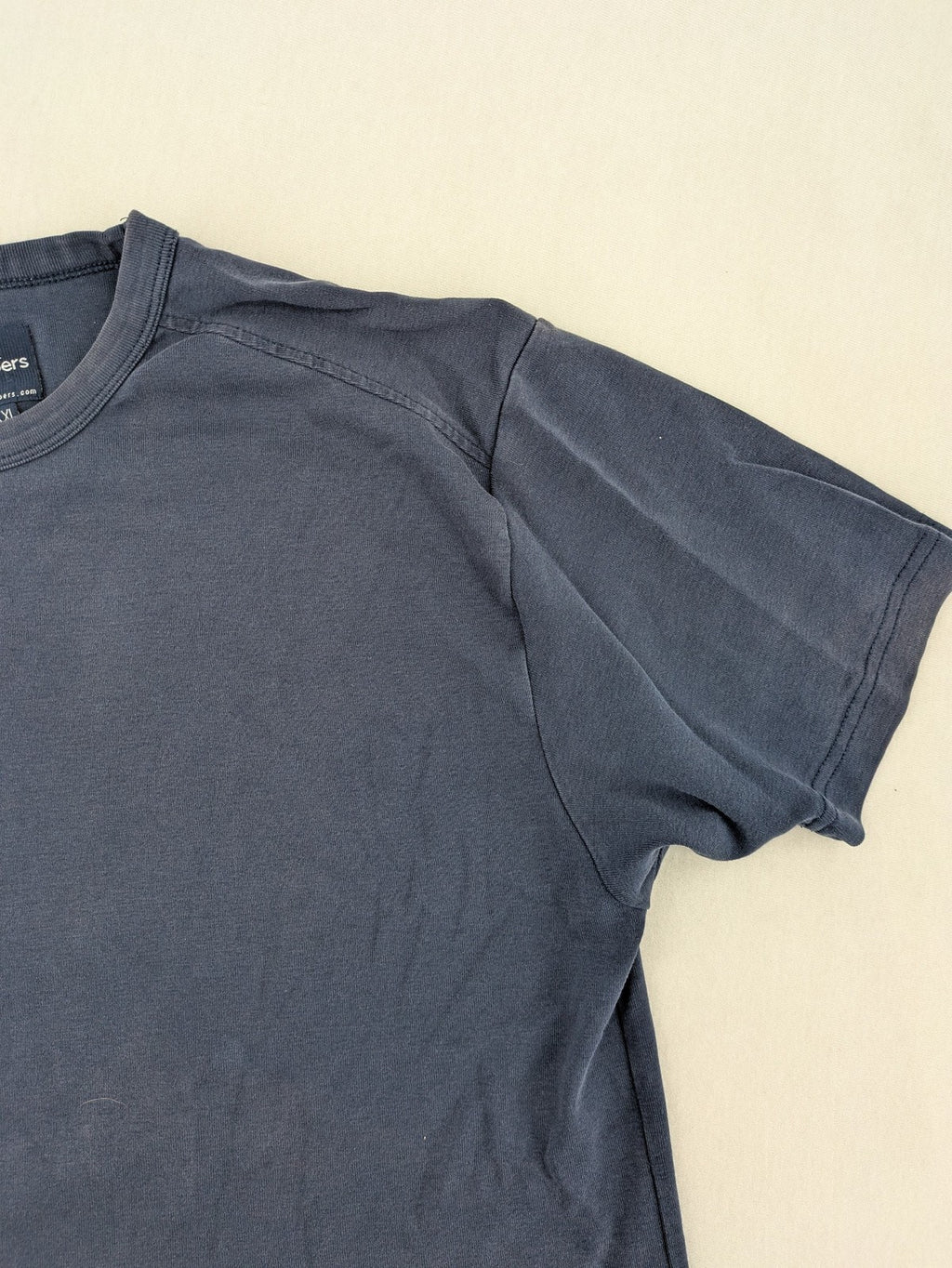 Engbers navy short sleeve t-shirt, round neck, soft cotton, classic design.