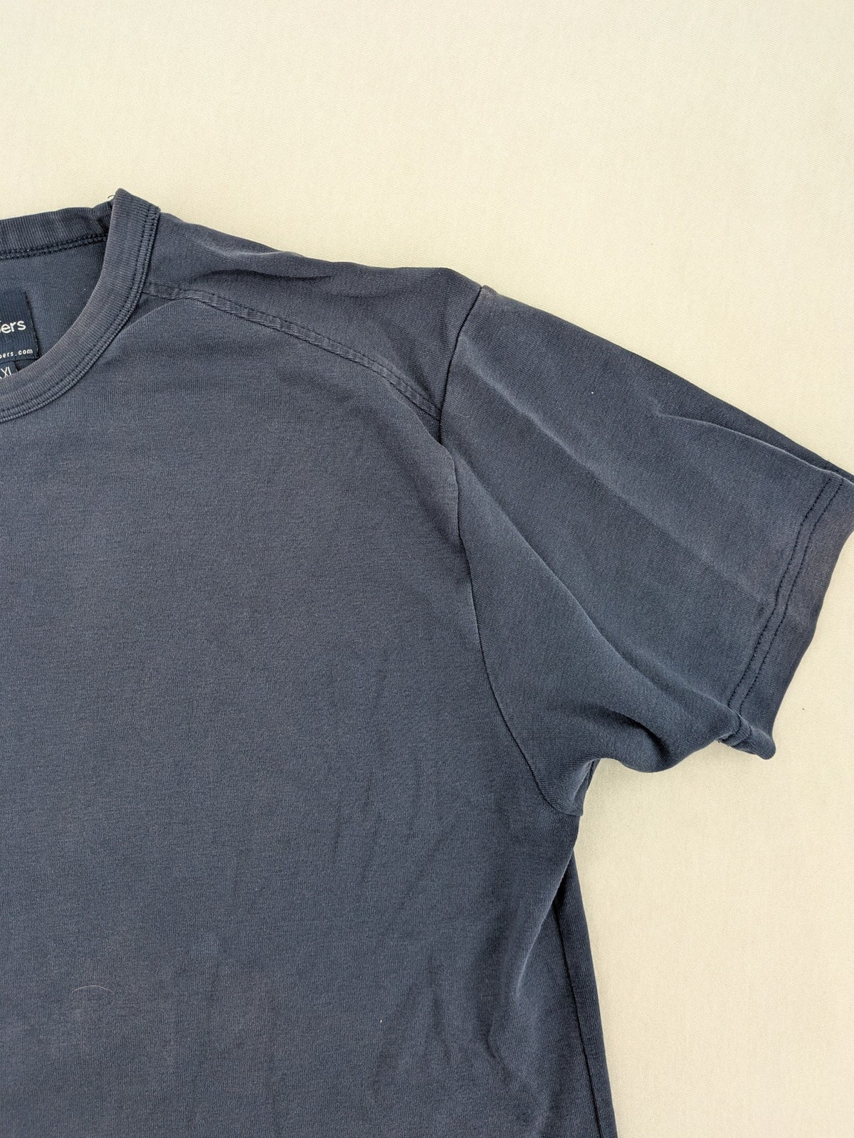 Engbers navy short sleeve t-shirt, round neck, soft cotton, classic design.