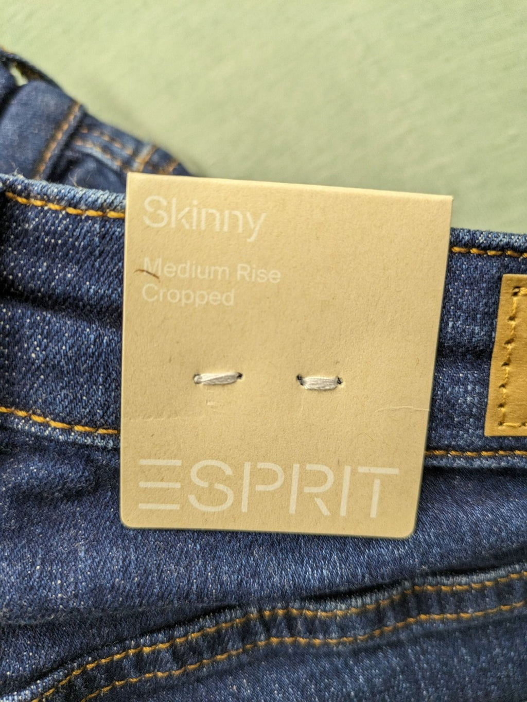 Esprit blue skinny cropped jeans, medium rise, classic 5-pocket design, high-quality denim.