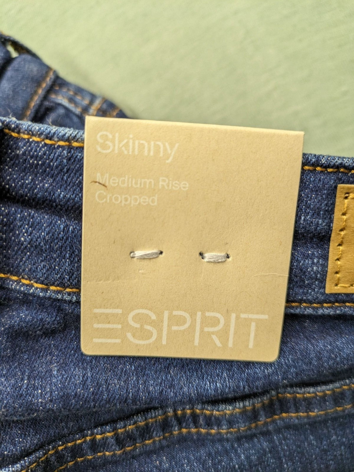 Esprit blue skinny cropped jeans, medium rise, classic 5-pocket design, high-quality denim.