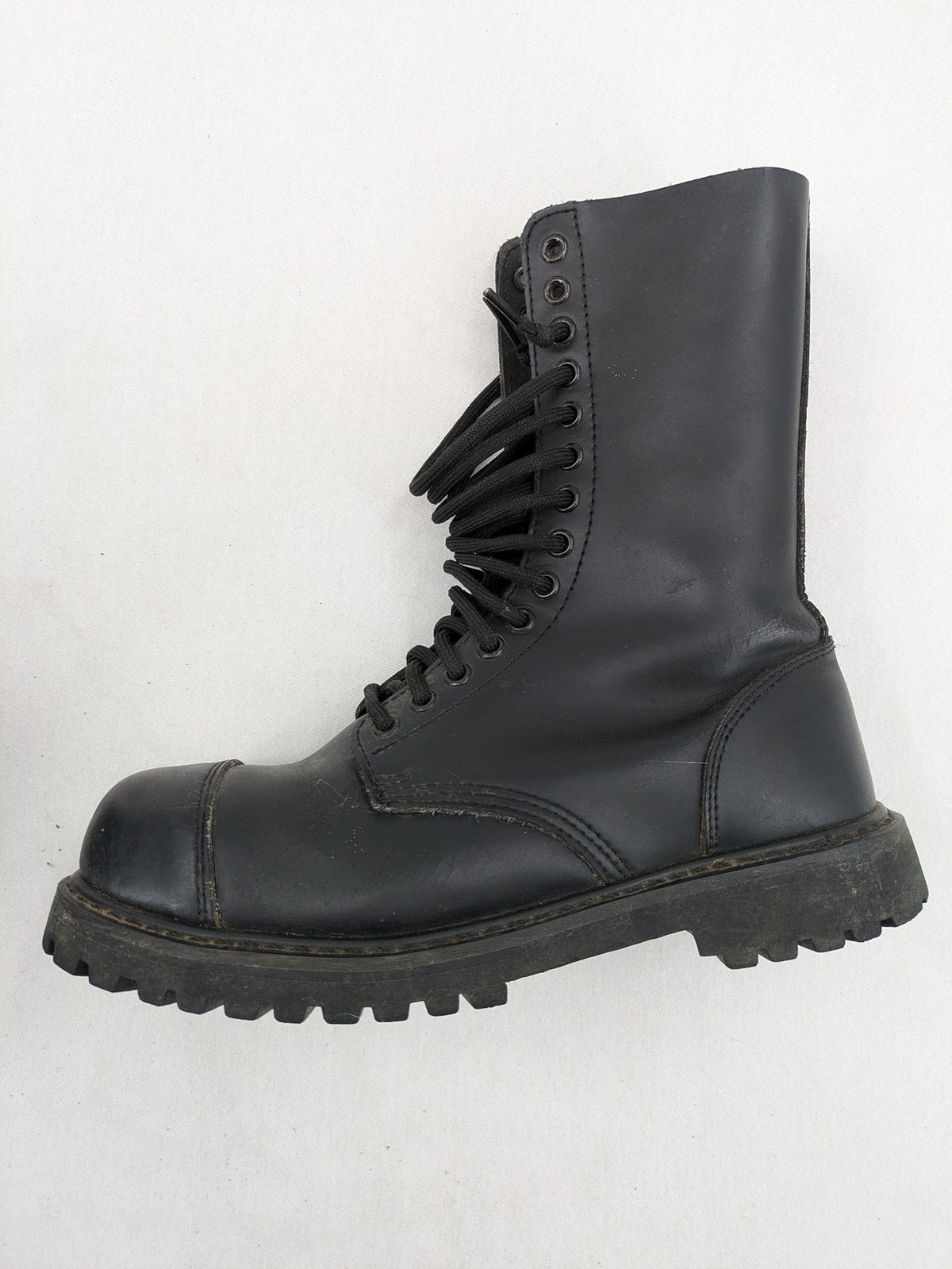 perfekt black combat boots leather 10-eyelet lacing reinforced toe durable design