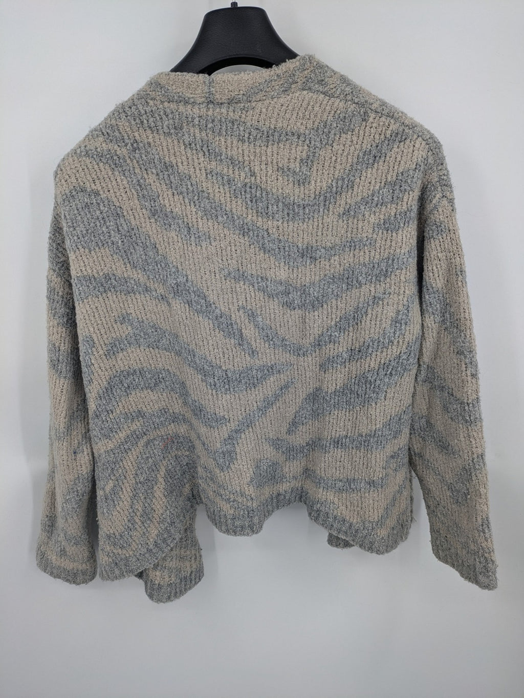 Via Appia beige cardigan zebra pattern soft knit long sleeves
