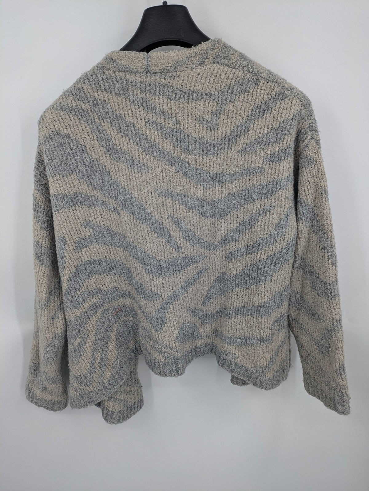 Via Appia beige cardigan zebra pattern soft knit long sleeves