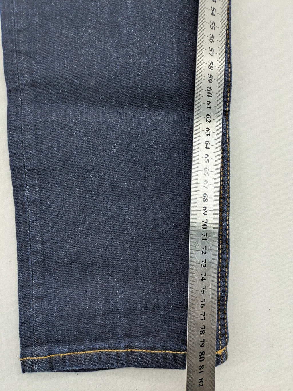 Esprit pink straight jeans with classic 5-pocket design and contrast stitching.