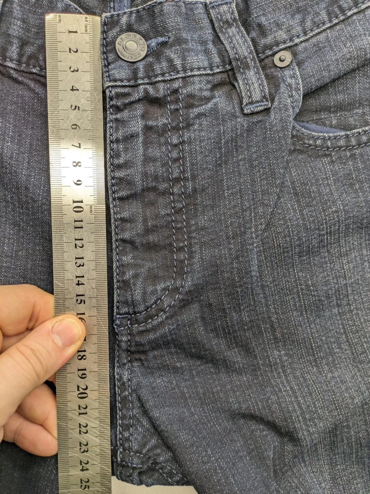 ALBERTO straight jeans dark blue five-pocket style with zipper, made from stretch denim.