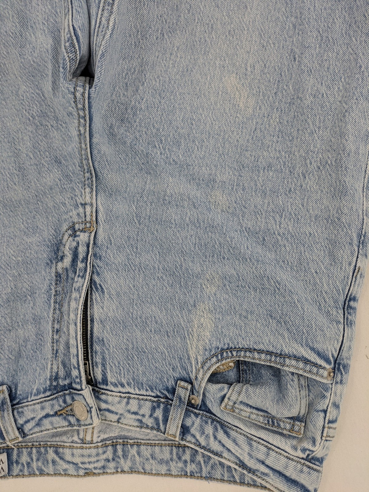Vero Moda blue wide leg high waist jeans, classic 5-pocket design, washed denim.