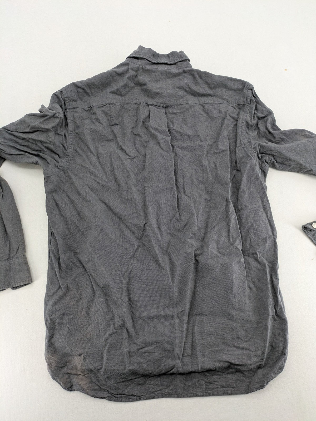 H&M L.O.G.G. grey button-down shirt, regular fit, single chest pocket, cotton material.