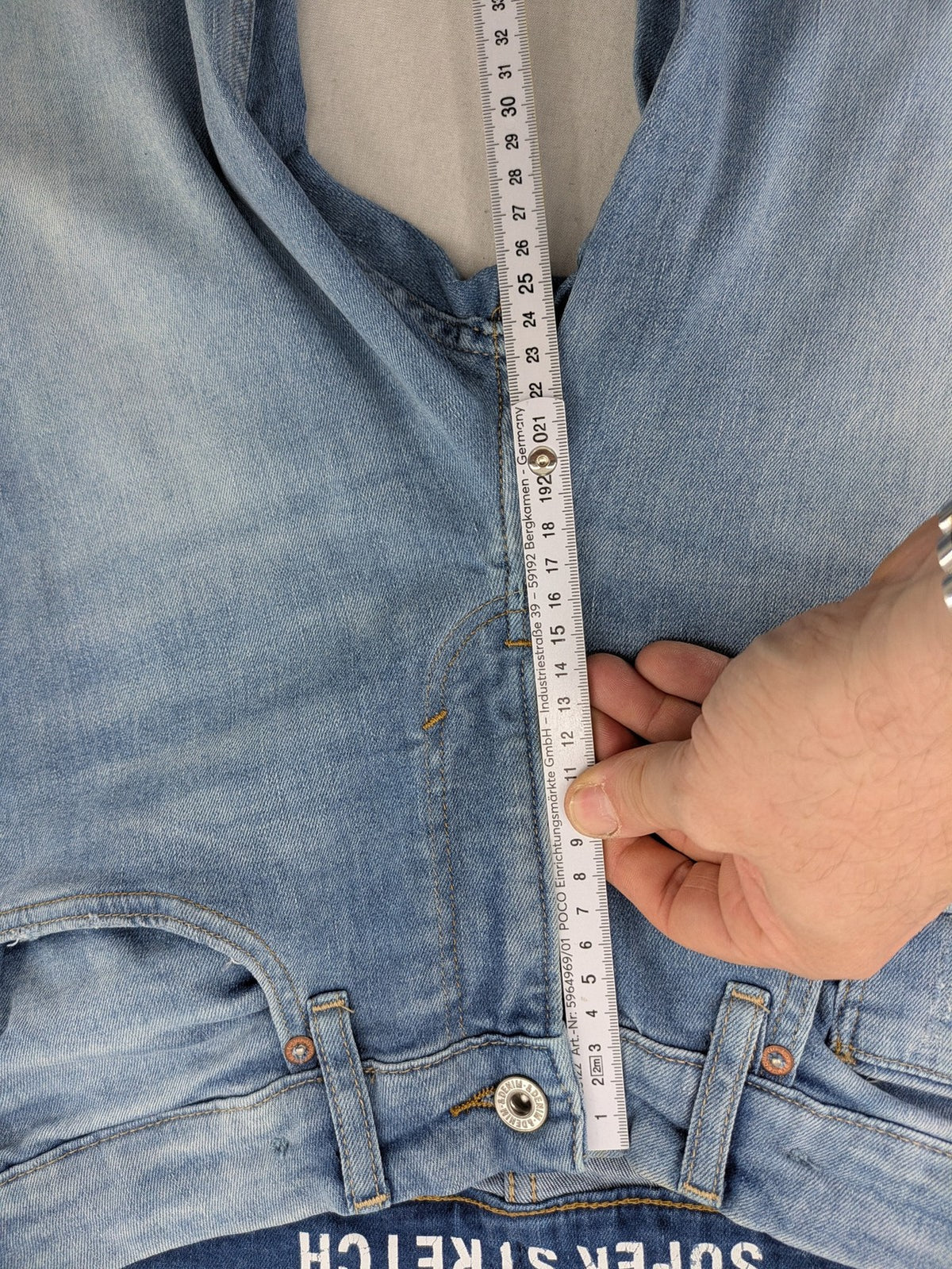 H&M blue skinny fit jeans, classic 5-pocket design, super stretch material.
