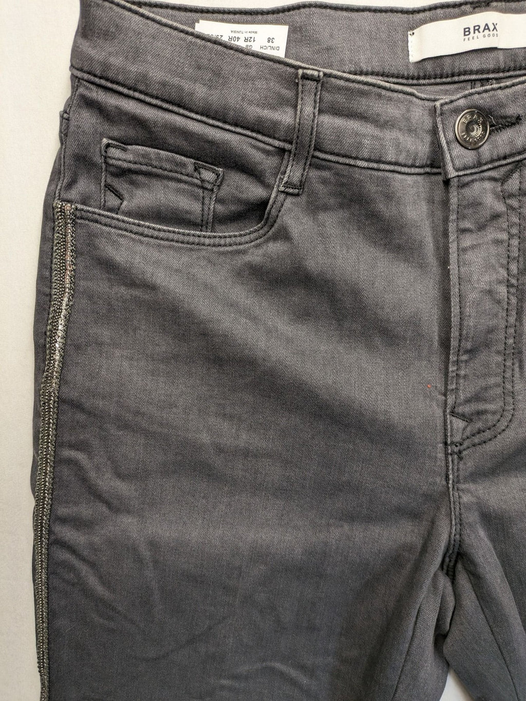 BRAX straight jeans grey with pearl detailing on outer seams, five-pocket style.