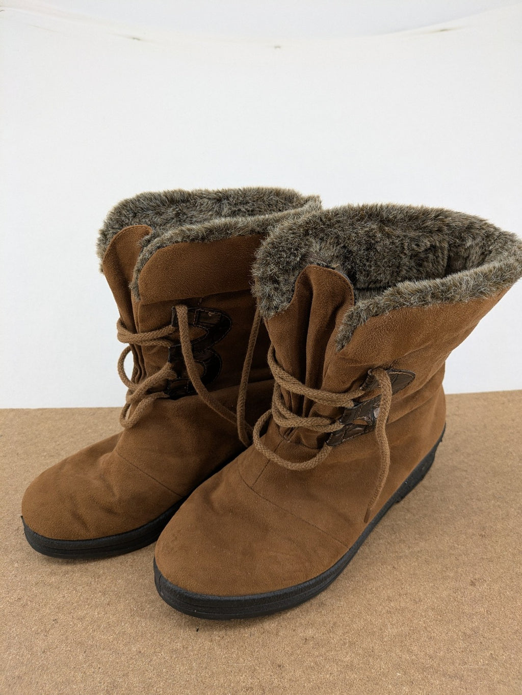 Rohde brown winter boots faux suede wool lining classic lace-up design