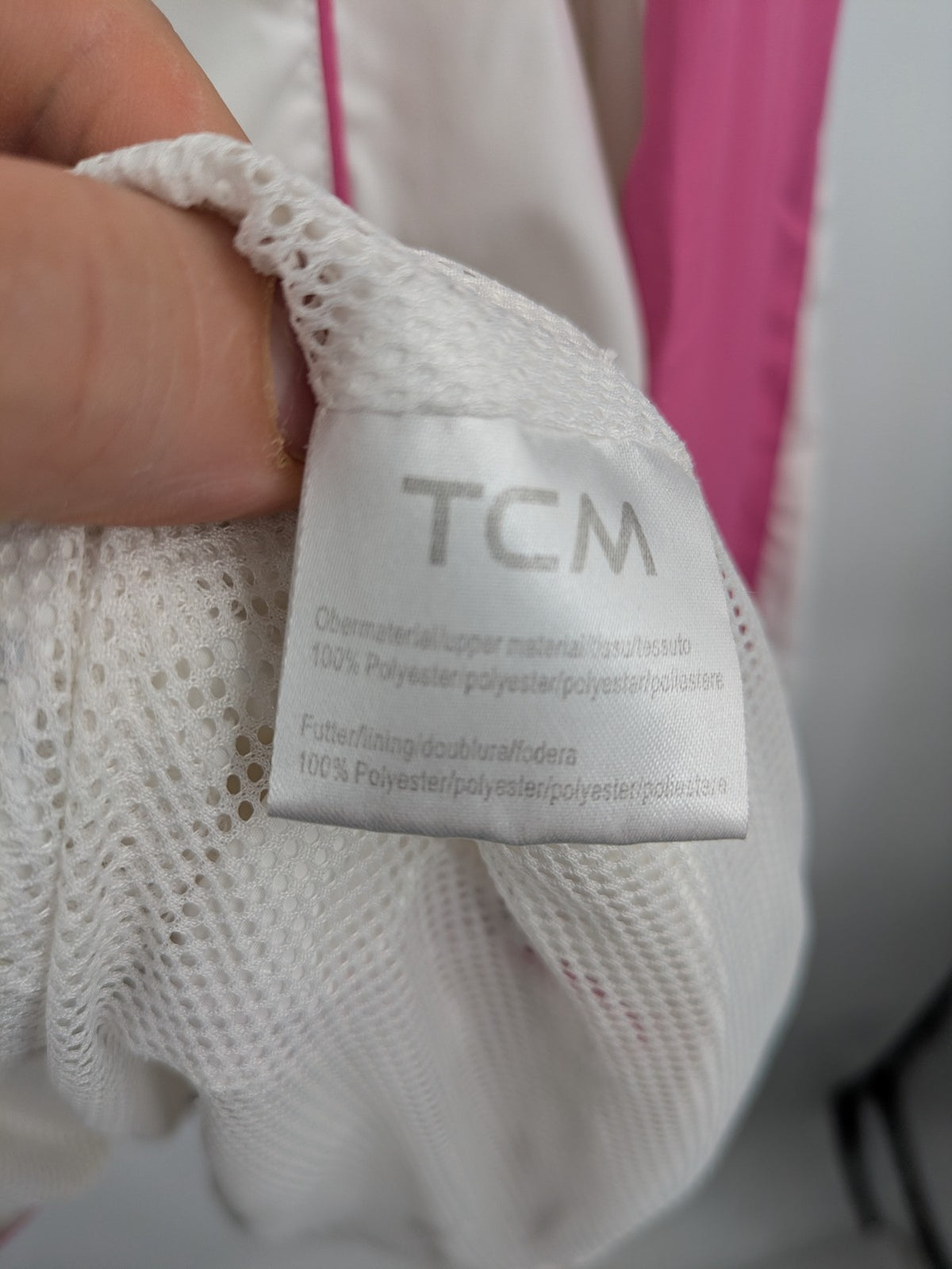 tcm pink 2-in-1 vest lightweight polyester with removable sleeves and sporty design