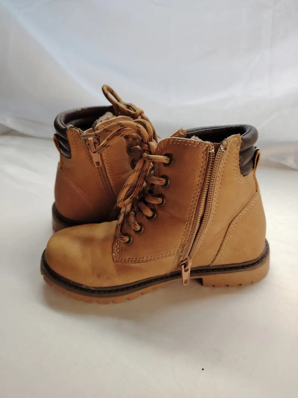 Lily & Dan brown winter boots size 30 with side zipper and classic lacing.