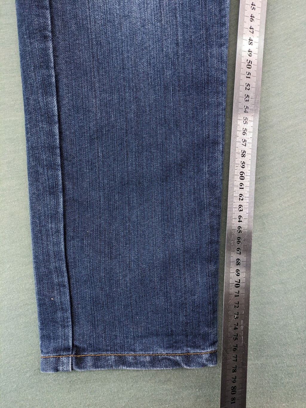 Charles Vögele blue straight jeans with classic 5-pocket style and regular waist.